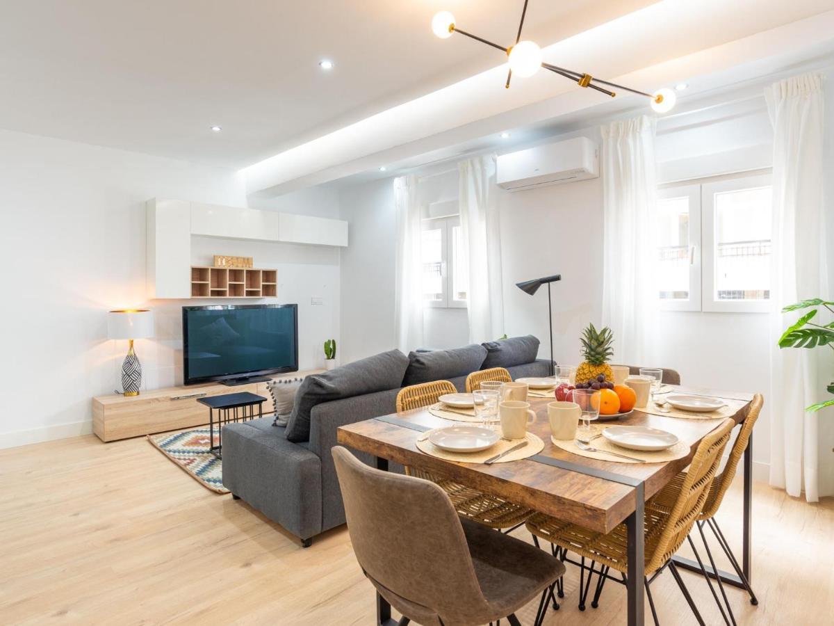 Gorgeous Renovated Apartment 2Br Ac Malaga Luaran gambar