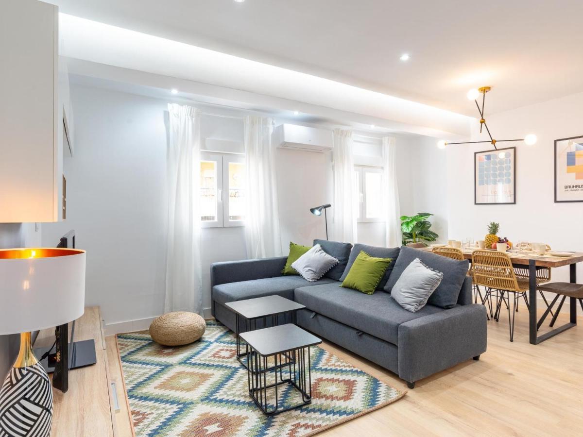 Gorgeous Renovated Apartment 2Br Ac Malaga Luaran gambar