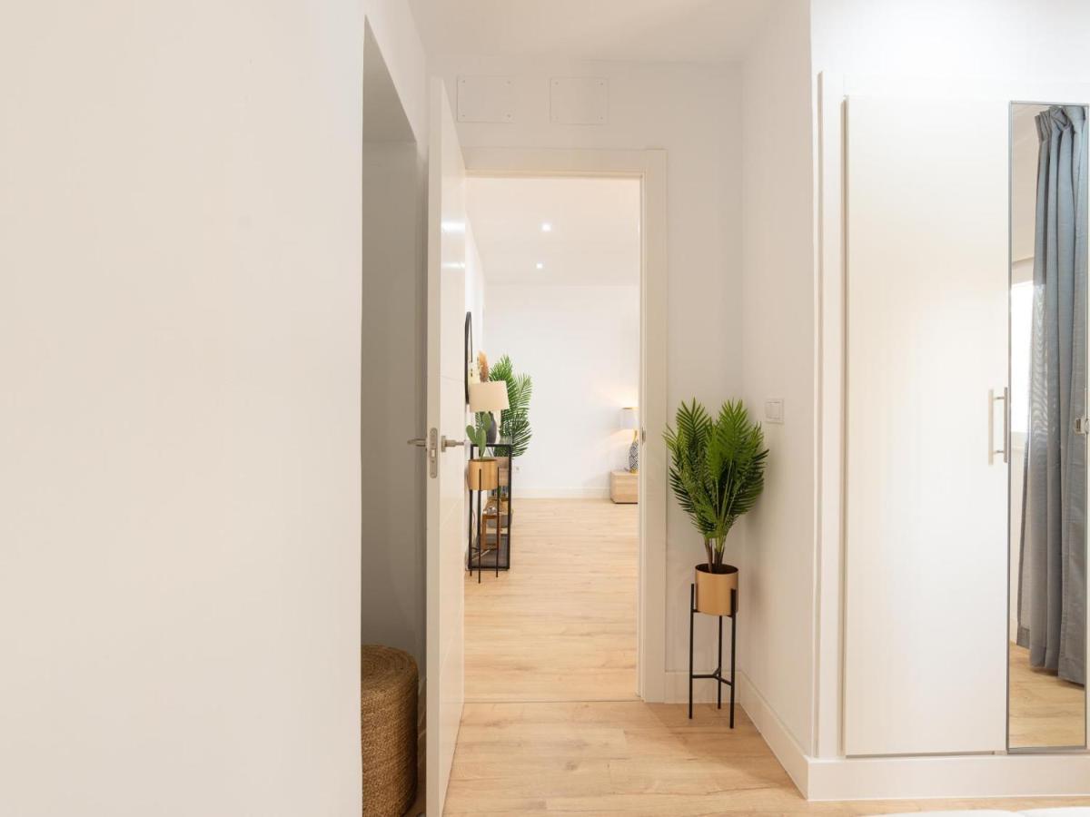 Gorgeous Renovated Apartment 2Br Ac Malaga Luaran gambar