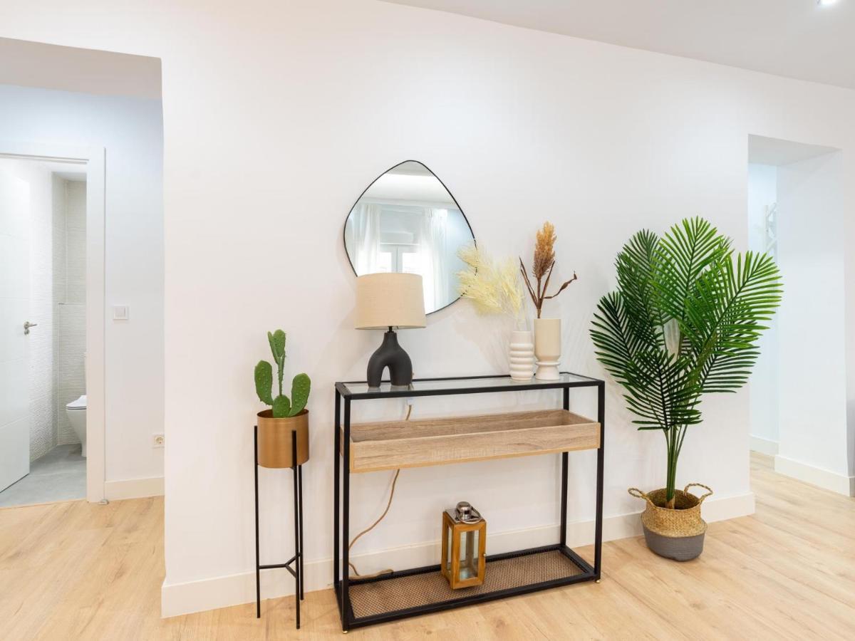 Gorgeous Renovated Apartment 2Br Ac Malaga Luaran gambar
