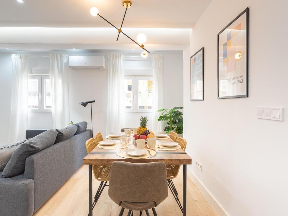 Gorgeous Renovated Apartment 2Br Ac Malaga Luaran gambar