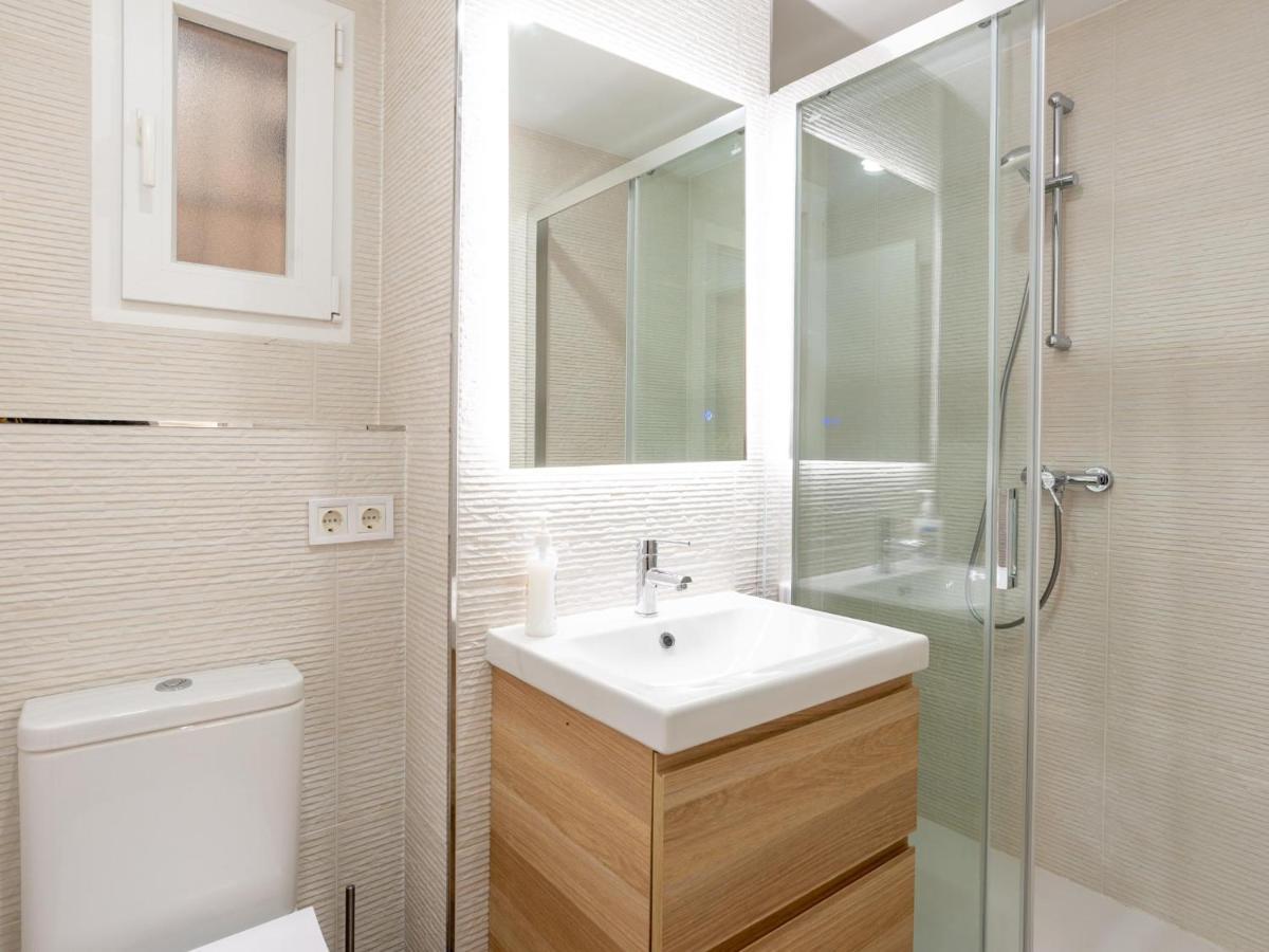 Gorgeous Renovated Apartment 2Br Ac Malaga Luaran gambar