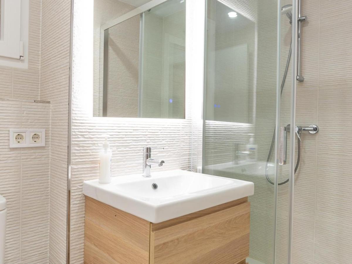 Gorgeous Renovated Apartment 2Br Ac Malaga Luaran gambar